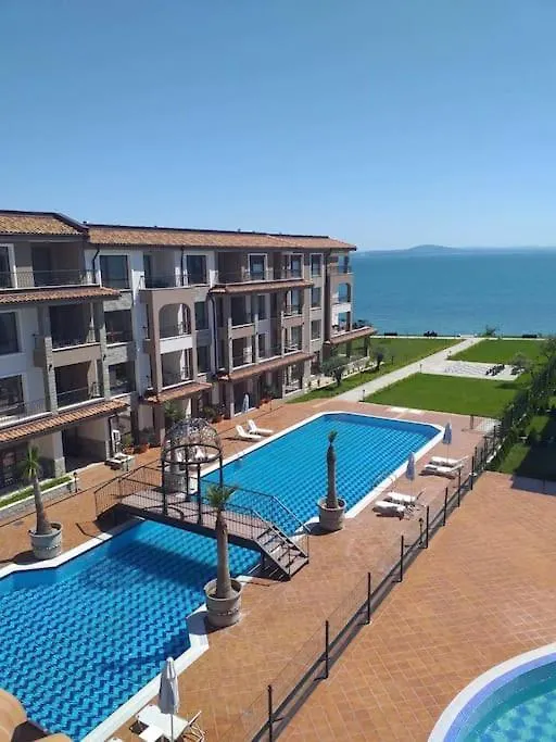 Apartment Happiness Included, Sarafovo Burgas City